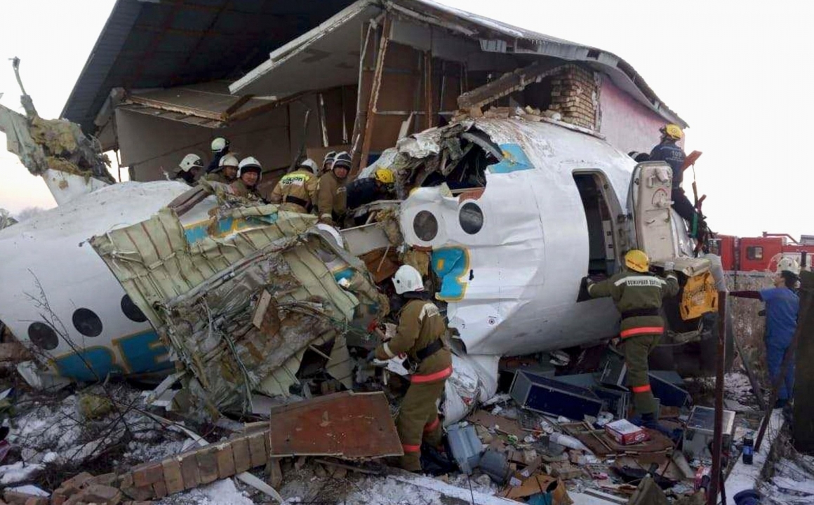kazakhstan-plane-crash-02.jpg