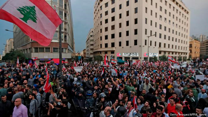 عودة الحراك مع شعارات إسقاط الحكومة ونزع سلاح حزب الله مرصد الشرق الاوسط و شمال افريقيا