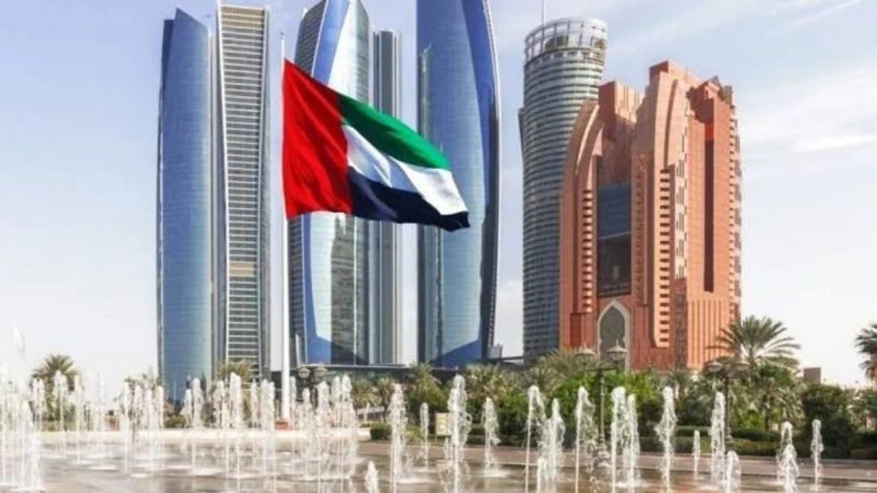 الإمارات تدعو مواطنيها لمغادرة لبنان