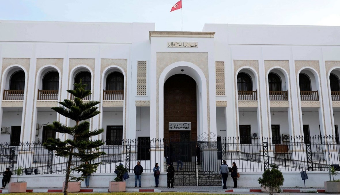 تونس تحتجز وزير الزراعة و7 مسؤولين بتهمة الفساد