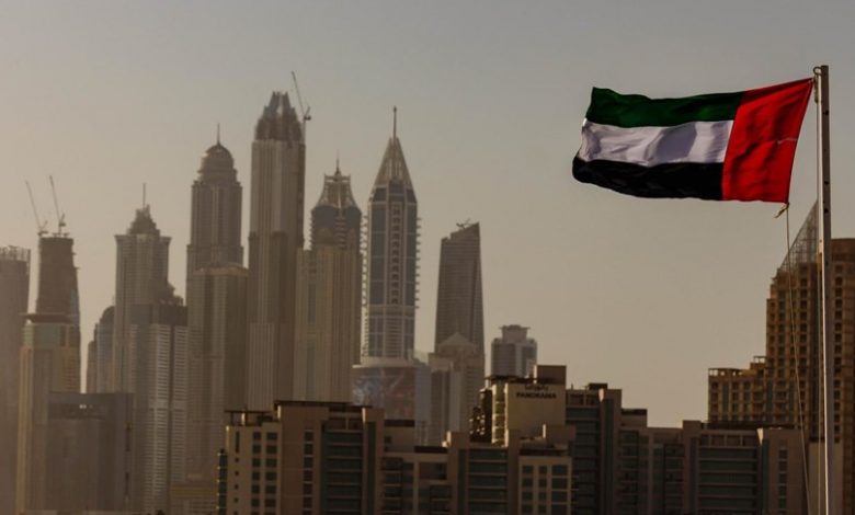 الإمارات تسحب دبلوماسييها وتمنع مواطنيها من السفر إلى لبنان