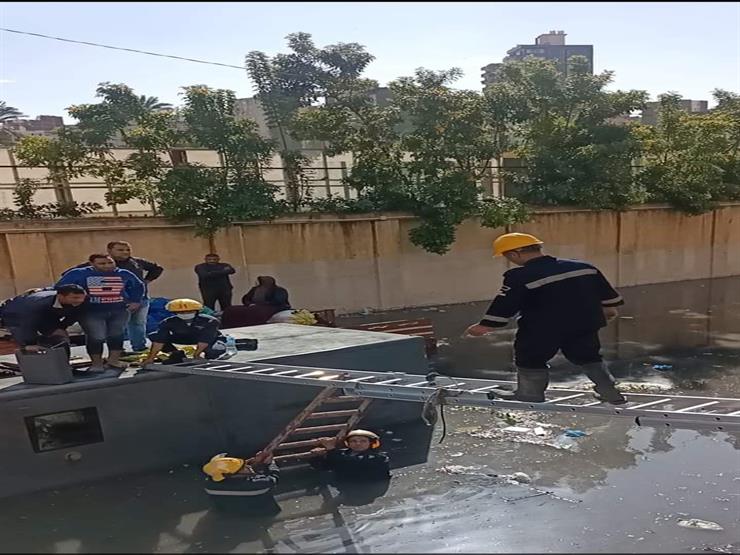 فيديو.. انقاذ ملايين الجنيهات من الغرق في الاسكندرية