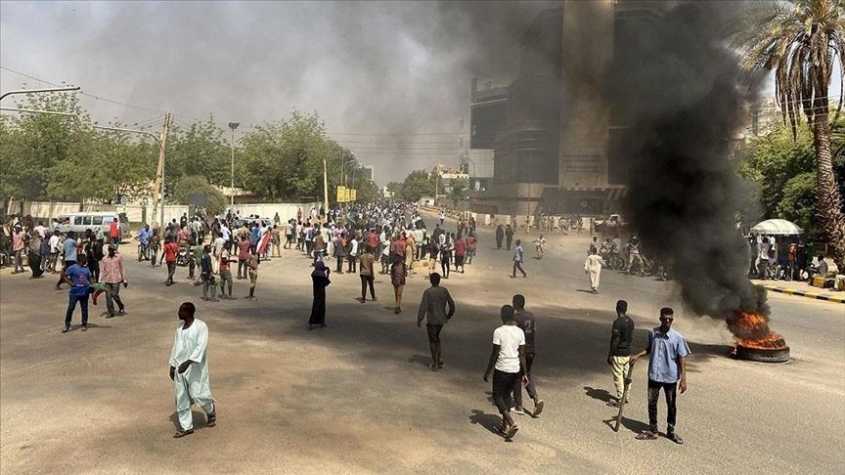 مقتل 3 محتجين برصاص الجيش السوداني في مدينة أم درمان