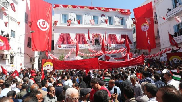 اتحاد الشغل التونسي يدعو الكوادر التربوية إلى عدم الإضراب عن العمل