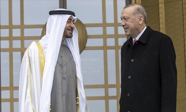 أردوغان وبن زايد يشرفان على توقيع اتفاقيات بين الإمارات وتركيا