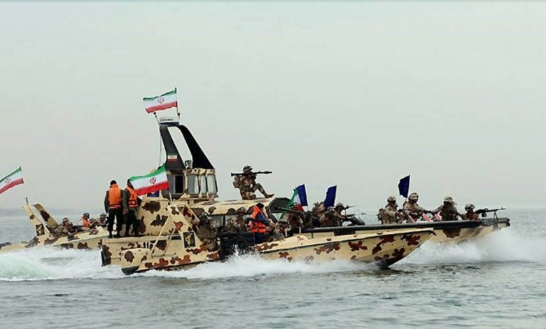 إيران تحتجز زورقي صيد عمانيين