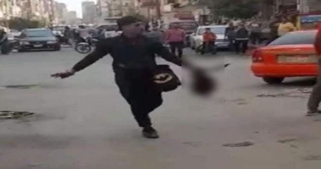 تجول برأسه أمام المارة.. جريمة قتل بشعة تهز محافظة الاسماعيلية في مصر