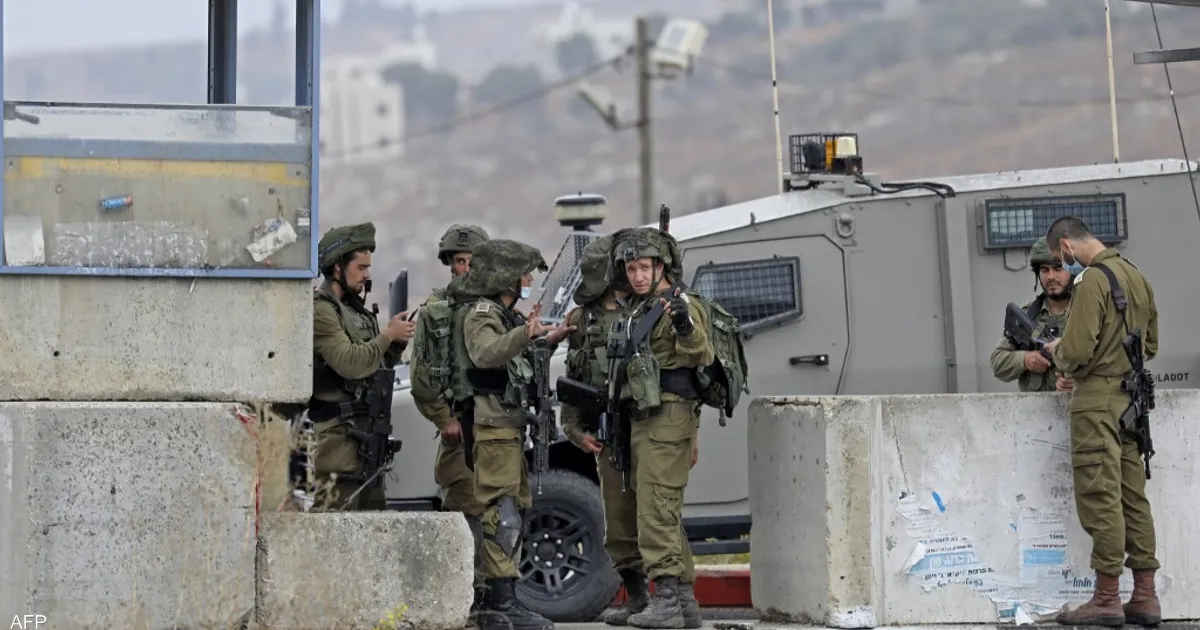 الجيش الاسرائيلي يخلي مستوطنة في الضفة الغربية