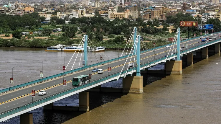ترقب واستنفار.. السلطات السودانية تغلق الجسور في الخرطوم